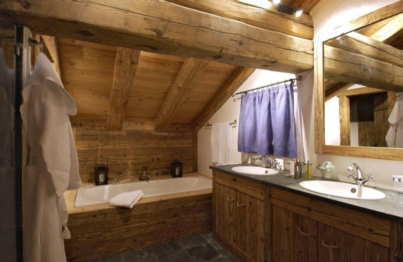 The Chalet has been furnished with special attention to quality and detail. In all the bathrooms you will also find our luxury bath products, for your comfort.